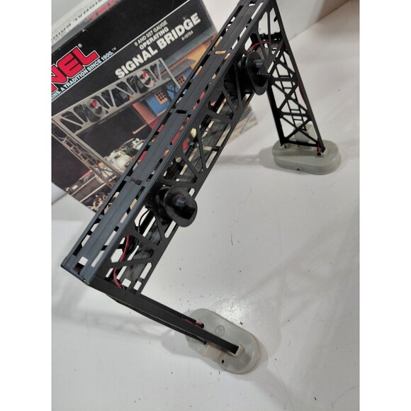Lionel 6-12724 O Gauge Model Railroad Accessory Operating Signal Bridge w/Box - Picture 3 of 15
